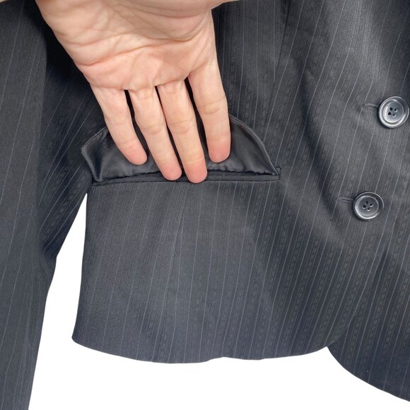 Express Design Studio Womens Blazer 12 Black Pinstripe Cropped Jacket Tailored - Picture 14 of 16